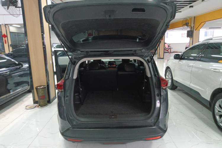 Used Chevrolet Orlando 2018 Redline 530T Automatic Enjoyment Edition (5+2 Model) – China V Standard Trunk