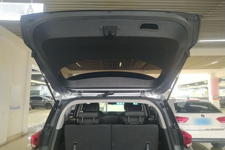 Used Chevrolet Orlando 2018 Redline 530T Automatic Enjoyment Edition (5+2 Model) – China V Standard Trunk