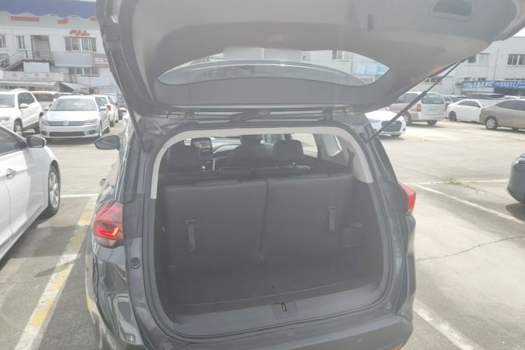 Used Chevrolet Orlando 2018 Redline 530T Automatic Enjoyment Edition (5+2 Model) – China V Standard Trunk