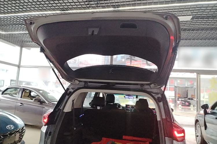 Used Chevrolet Orlando 2018 Redline 530T Automatic Enjoyment Edition (5+2 Model) – China V Standard Trunk