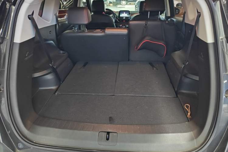 Used Chevrolet Orlando 2018 Redline 530T Automatic Zhaoxiang Edition (5+2 Seating) – China V Standard Trunk