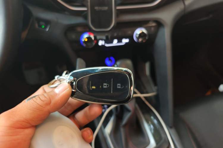 Used Chevrolet Orlando 2018 Redline 530T Automatic Enjoyment Edition (5+2 Model) – China V Standard Vehicle Key