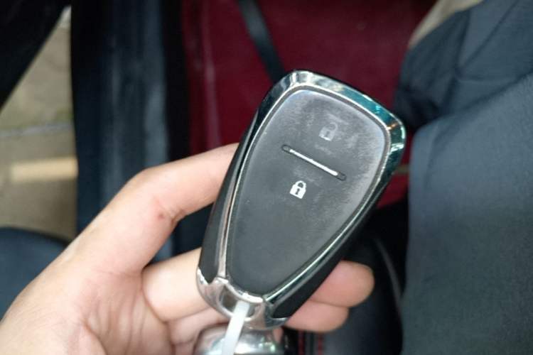Used Chevrolet Orlando 2018 530T Automatic Luxury Edition (5+2 Model) China V Standard Vehicle Key