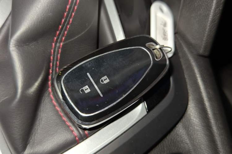 Used Chevrolet Orlando 2018 Redline 530T Automatic Enjoyment Edition (5+2 Model) – China V Standard Vehicle Key