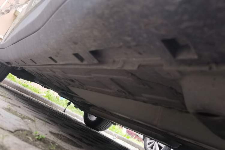 Used Chevrolet Orlando 2018 Redline 530T Automatic Zhaoxiang Edition (5+2 Seating) – China V Standard Chassis Front Right
