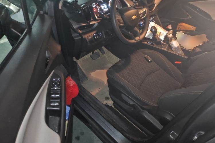 Used Chevrolet Orlando 2018 530T Automatic Luxury Edition (5+2 Model) China V Standard Driver Seat