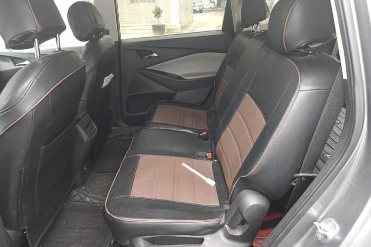 Used Chevrolet Orlando 2018 530T Automatic Luxury Edition (5+2 Model) China V Standard Left Rear Seat