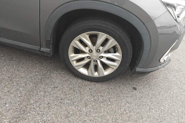 Used Chevrolet Orlando 2018 530T Automatic Luxury Edition (5+2 Model) China V Standard Right Front Wheel Hub