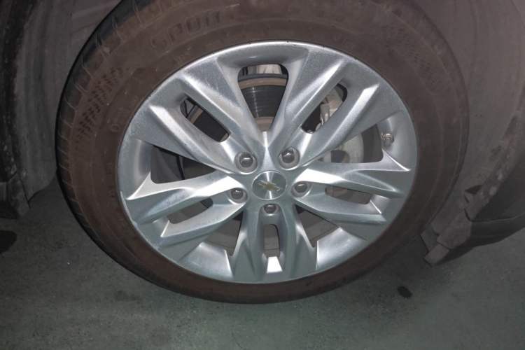Used Chevrolet Orlando 2018 530T Automatic Luxury Edition (5+2 Model) China V Standard Right Front Wheel Hub