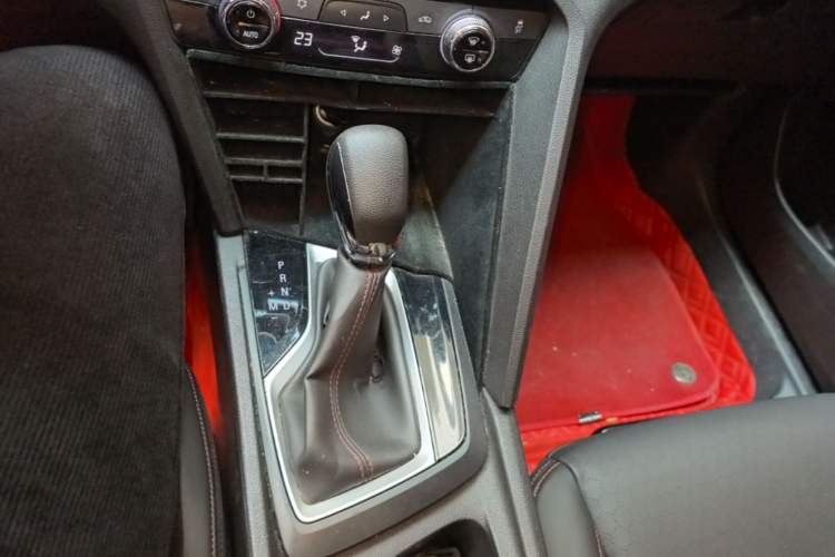 Used Chevrolet Orlando 2018 Redline 530T Automatic Enjoyment Edition (5+2 Model) – China V Standard Gear Lever