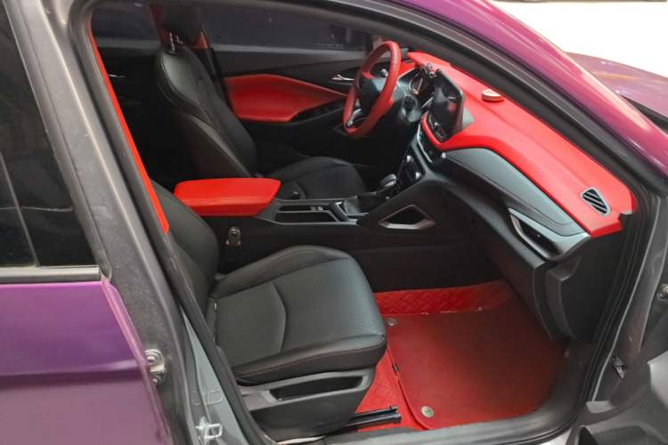 Used Chevrolet Orlando 2018 Redline 530T Automatic Enjoyment Edition (5+2 Model) – China V Standard Right Front Seat