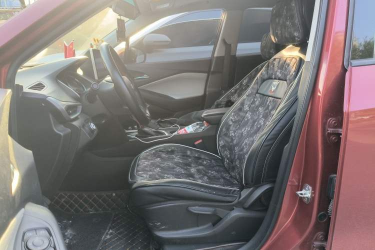 Used Chevrolet Orlando 2018 530T Automatic Luxury Edition (5+2 Model) China V Standard Left Front Seat