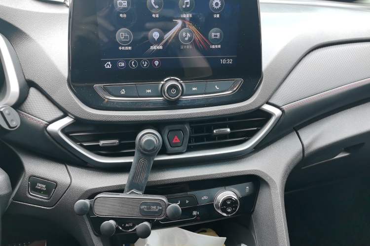 Used Chevrolet Orlando 2018 Redline 530T Automatic Enjoyment Edition (5+2 Model) – China V Standard Audio And AC Panel