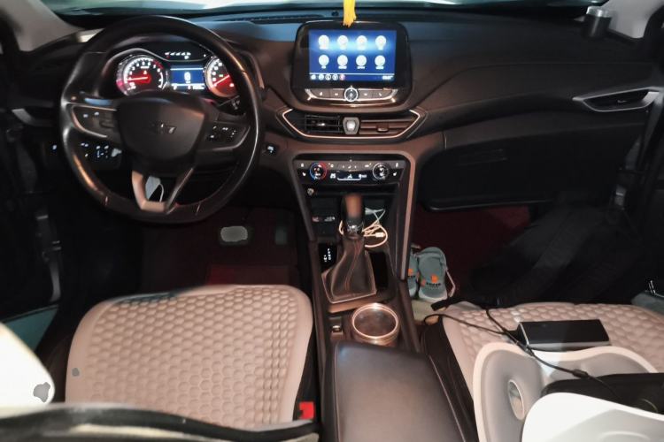 Used Chevrolet Orlando 2018 Redline 530T Automatic Zhaoxiang Edition (5+2 Seating) – China V Standard Center Console