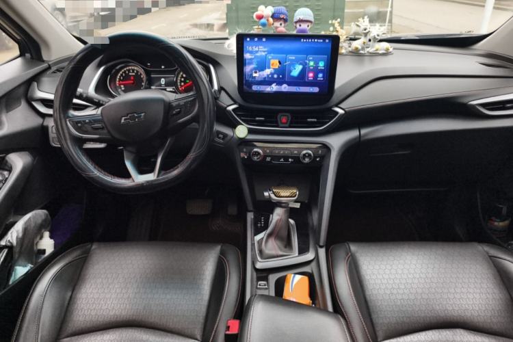 Used Chevrolet Orlando 2018 Redline 530T Automatic Zhaoxiang Edition (5+2 Seating) – China V Standard Center Console