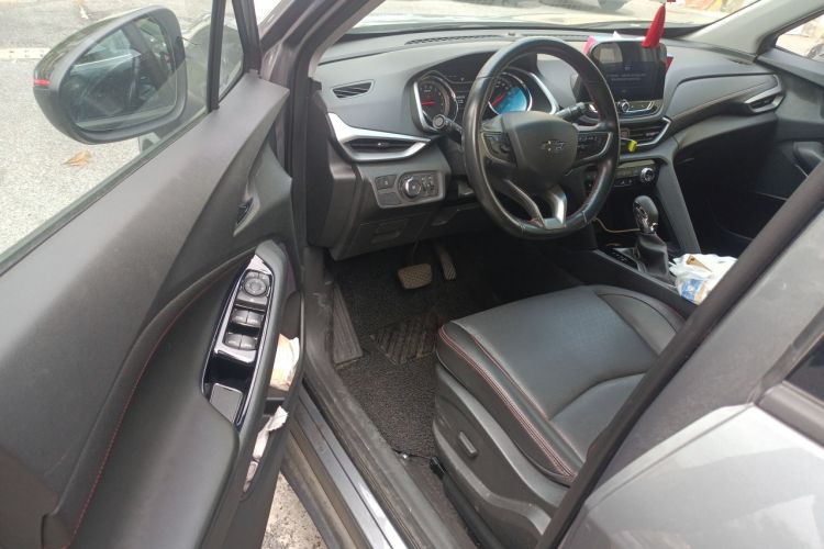 Used Chevrolet Orlando 2018 Redline 530T Automatic Zhaoxiang Edition (5+2 Seating) – China V Standard Interior 3