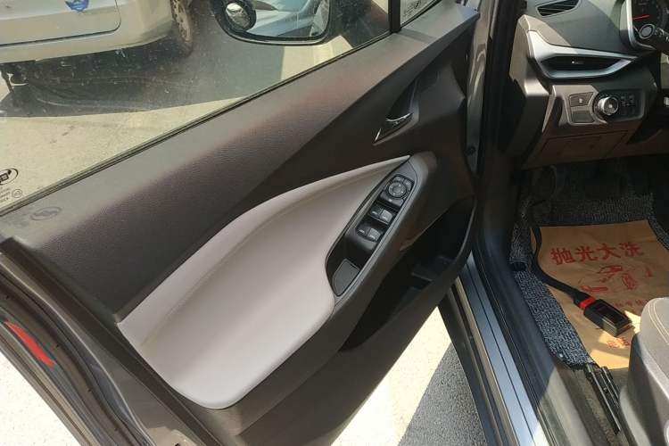 Used Chevrolet Orlando 2018 530T Automatic Luxury Edition (5+2 Model) China V Standard Left Front Door Interior