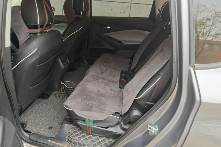 Used Chevrolet Orlando 2018 530T Automatic Luxury Edition (5+2 Model) China V Standard Left Rear Seat