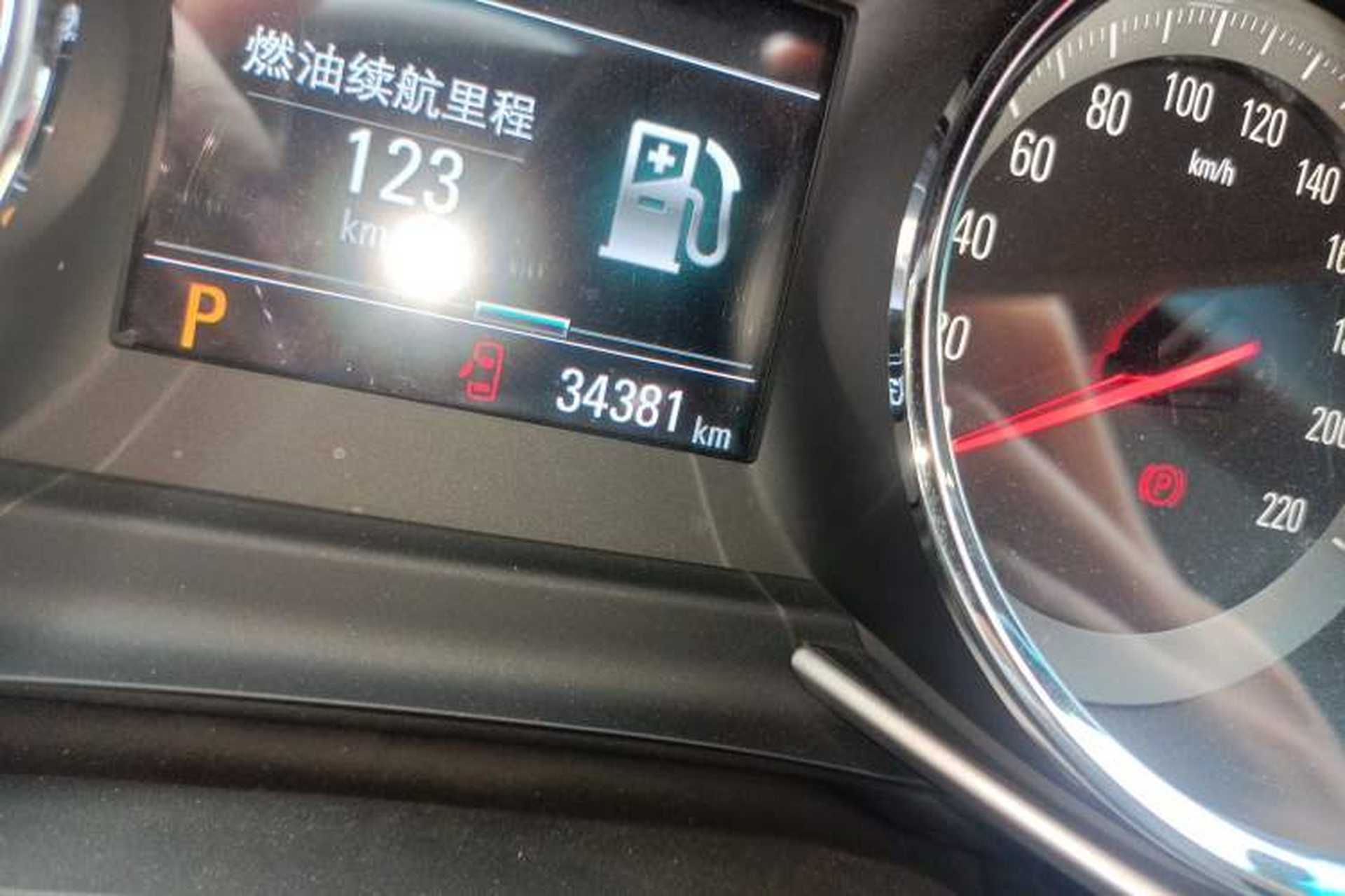 Used Chevrolet Orlando 2018 Redline 530T Automatic Zhaoxiang Edition (5+2 Seating) – China V Standard Odometer Close Up