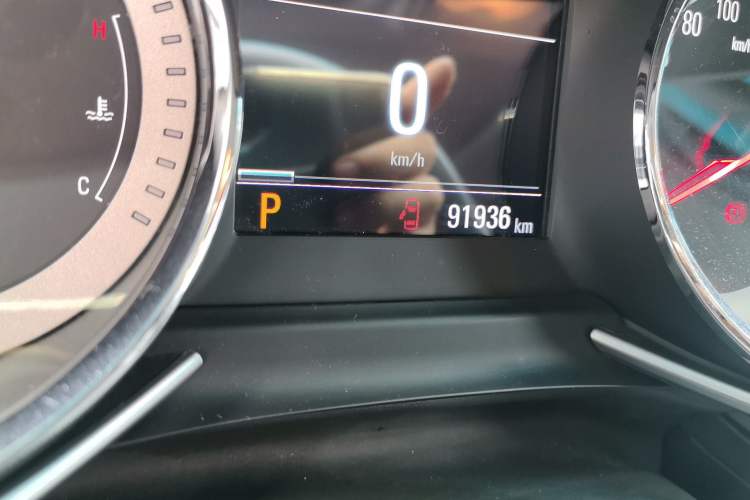 Used Chevrolet Orlando 2018 Redline 530T Automatic Enjoyment Edition (5+2 Model) – China V Standard Odometer Close Up
