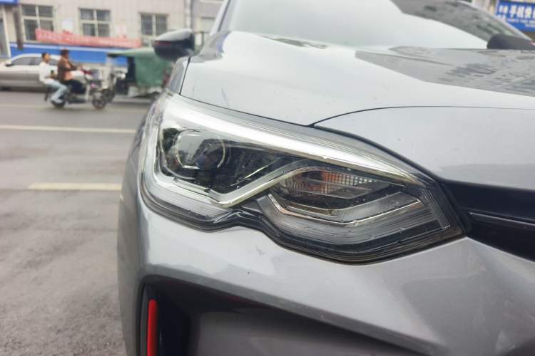 Used Chevrolet Orlando 2018 Redline 530T Automatic Enjoyment Edition (5+2 Model) – China V Standard Right Front Headlight