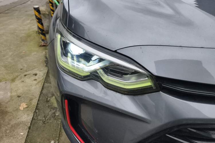 Used Chevrolet Orlando 2018 Redline 530T Automatic Zhaoxiang Edition (5+2 Seating) – China V Standard Right Front Headlight