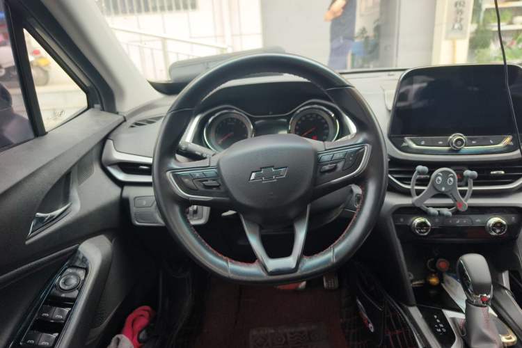 Used Chevrolet Orlando 2018 Redline 530T Automatic Enjoyment Edition (5+2 Model) – China V Standard Steering Wheel