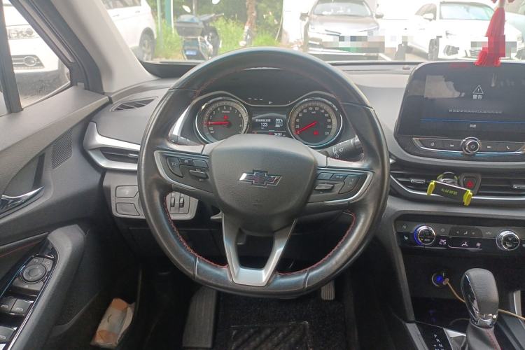 Used Chevrolet Orlando 2018 Redline 530T Automatic Zhaoxiang Edition (5+2 Seating) – China V Standard Steering Wheel