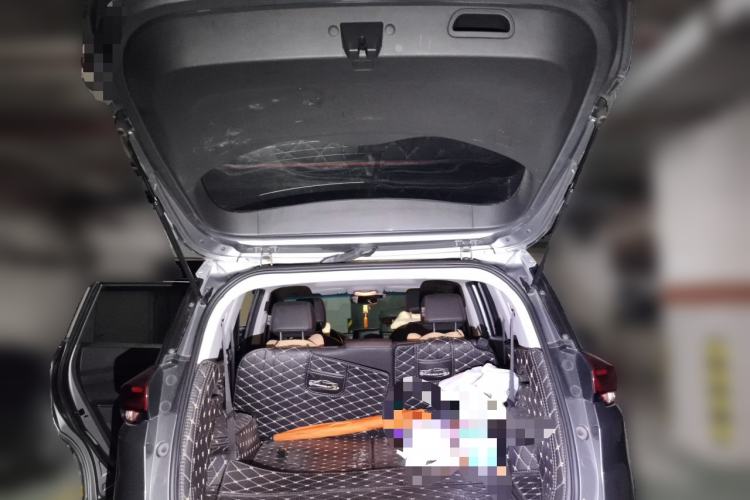 Used Chevrolet Orlando 2018 Redline 530T Automatic Zhaoxiang Edition (5+2 Seating) – China V Standard Trunk