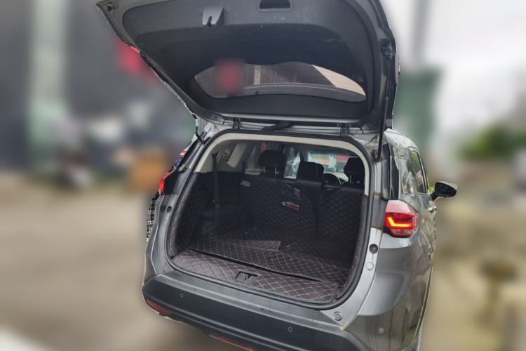 Used Chevrolet Orlando 2018 Redline 530T Automatic Zhaoxiang Edition (5+2 Seating) – China V Standard Trunk