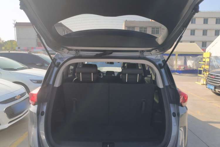 Used Chevrolet Orlando 2018 Redline 530T Automatic Enjoyment Edition (5+2 Model) – China V Standard Trunk