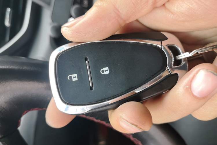 Used Chevrolet Orlando 2018 Redline 530T Automatic Enjoyment Edition (5+2 Model) – China V Standard Vehicle Key