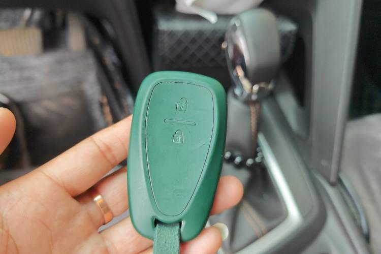 Used Chevrolet Orlando 2018 530T Automatic Luxury Edition (5+2 Model) China V Standard Vehicle Key