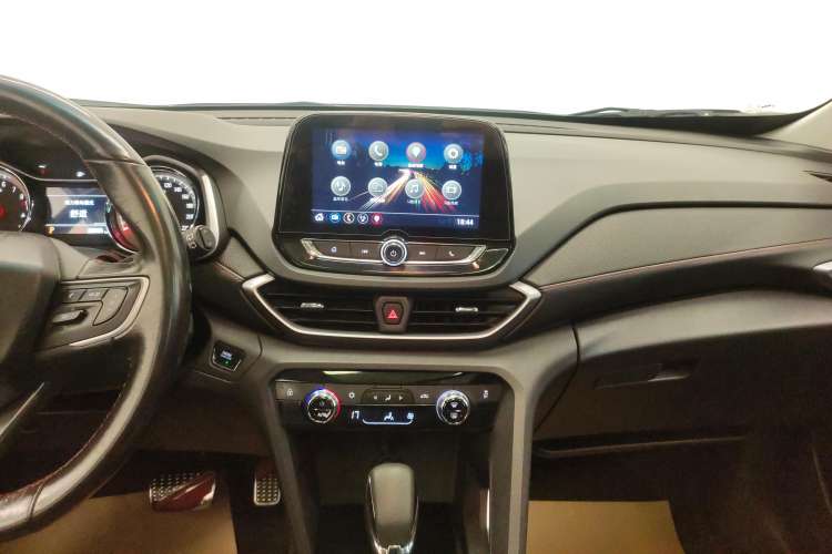 Used Chevrolet Orlando 2018 Redline 530T Automatic Enjoyment Edition (5+2 Model) – China V Standard Audio And AC Panel