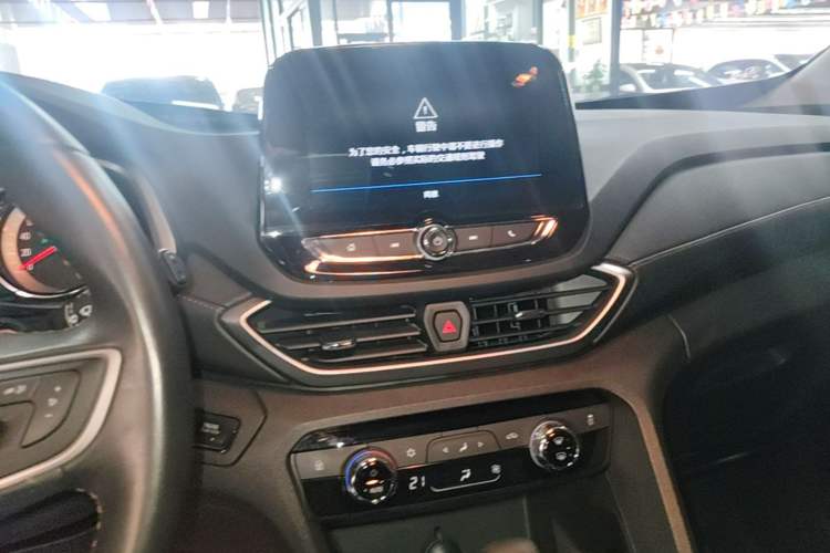 Used Chevrolet Orlando 2018 Redline 530T Automatic Enjoyment Edition (5+2 Model) – China V Standard Audio And AC Panel