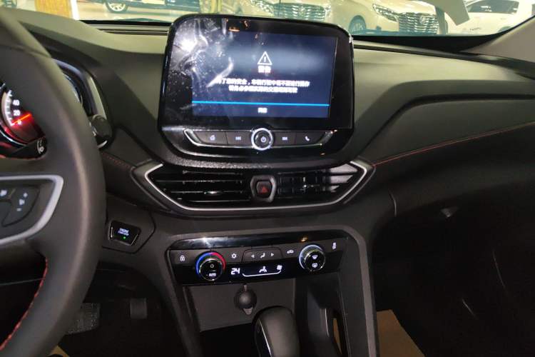 Used Chevrolet Orlando 2018 Redline 530T Automatic Enjoyment Edition (5+2 Model) – China V Standard Audio And AC Panel