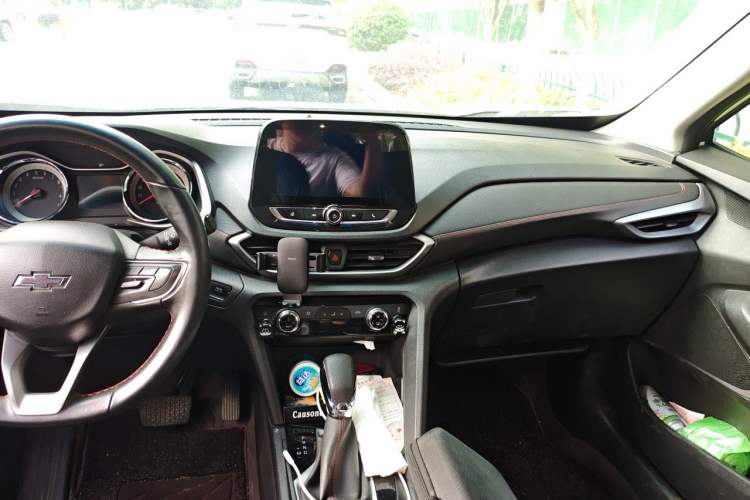 Used Chevrolet Orlando 2018 Redline 530T Automatic Enjoyment Edition (5+2 Model) – China V Standard Audio And AC Panel