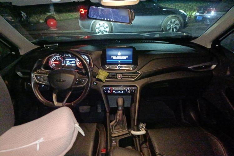 Used Chevrolet Orlando 2018 Redline 530T Automatic Zhaoxiang Edition (5+2 Seating) – China V Standard Center Console