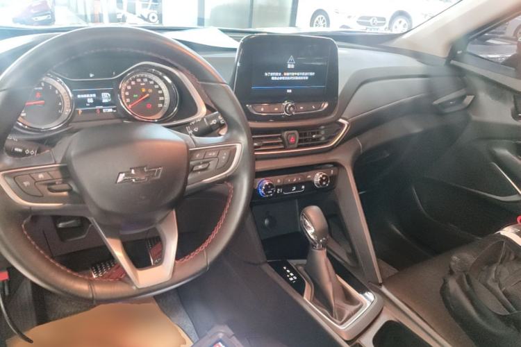 Used Chevrolet Orlando 2018 Redline 530T Automatic Enjoyment Edition (5+2 Model) – China V Standard Center Console