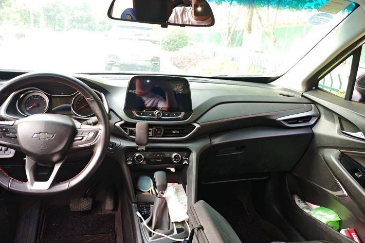 Used Chevrolet Orlando 2018 Redline 530T Automatic Enjoyment Edition (5+2 Model) – China V Standard Center Console