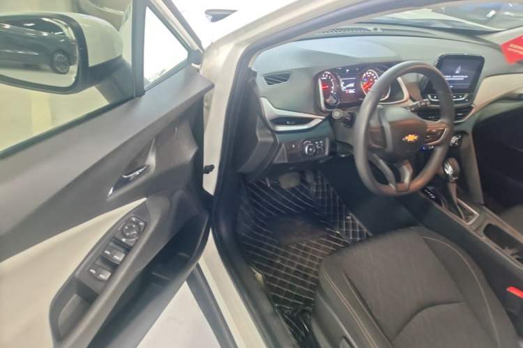 Used Chevrolet Orlando 2018 530T Automatic Luxury Edition (5+2 Model) China V Standard Driver Seat