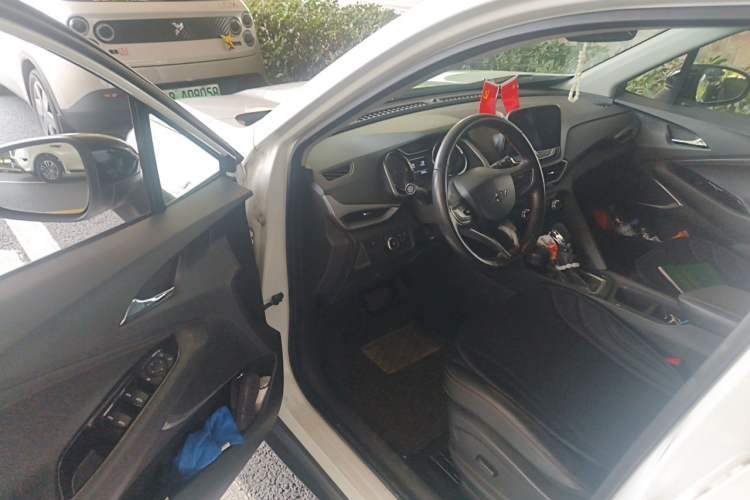 Used Chevrolet Orlando 2018 530T Automatic Luxury Edition (5+2 Model) China V Standard Driver Seat