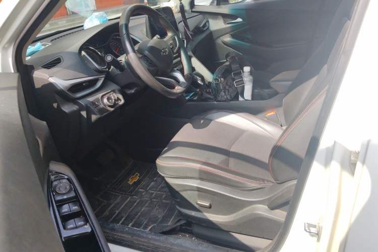 Used Chevrolet Orlando 2018 Redline 530T Automatic Zhaoxiang Edition (5+2 Seating) – China V Standard Driver Seat