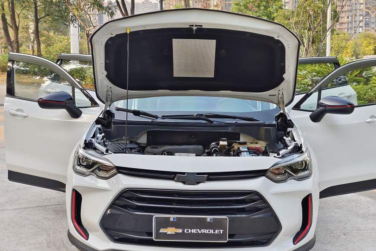 Used Chevrolet Orlando 2018 Redline 530T Automatic Enjoyment Edition (5+2 Model) – China V Standard Engine Bay