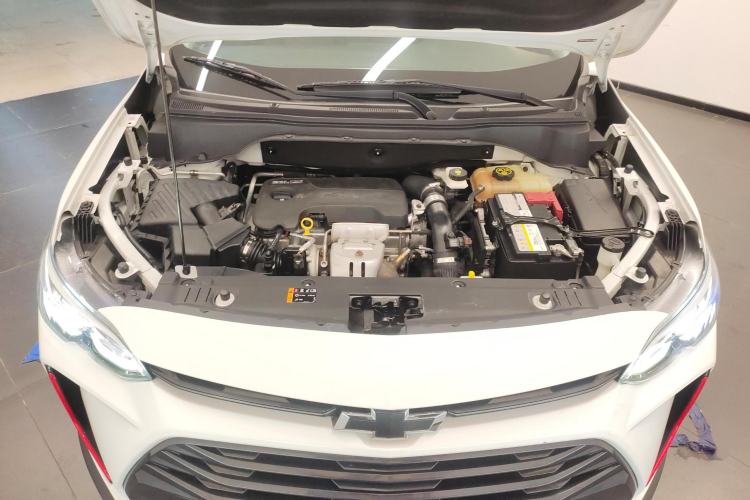 Used Chevrolet Orlando 2018 Redline 530T Automatic Enjoyment Edition (5+2 Model) – China V Standard Engine Bay