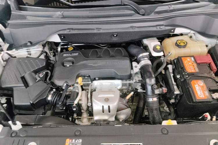 Used Chevrolet Orlando 2018 Redline 530T Automatic Enjoyment Edition (5+2 Model) – China V Standard Engine Bay