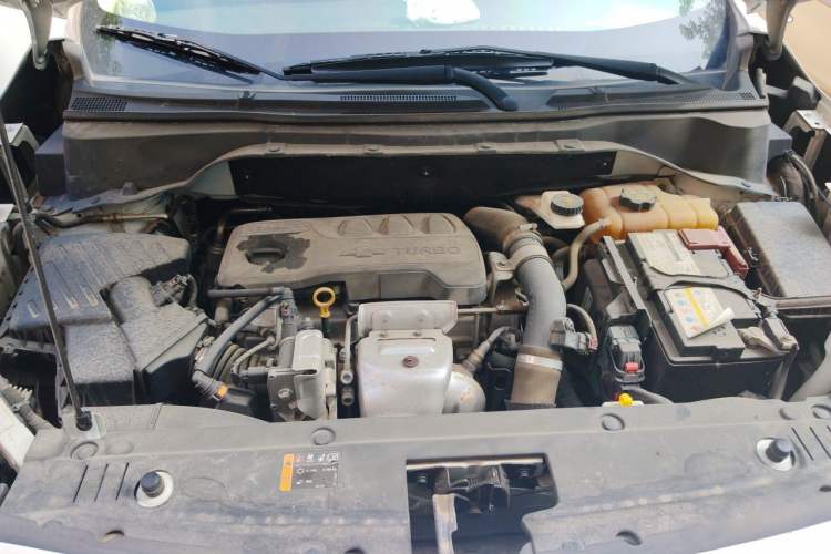 Used Chevrolet Orlando 2018 Redline 530T Automatic Zhaoxiang Edition (5+2 Seating) – China V Standard Engine Bay