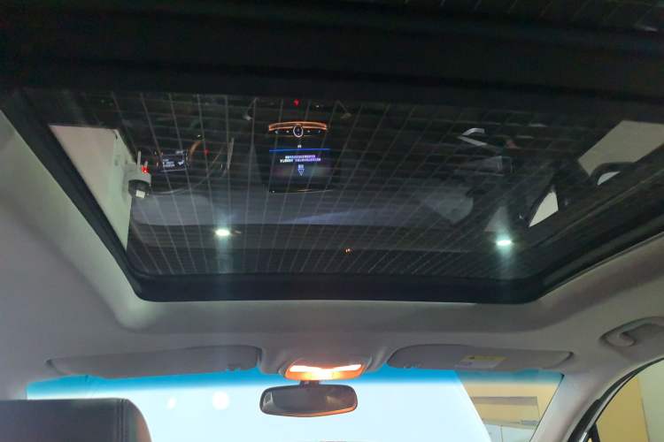 Used Chevrolet Orlando 2018 Redline 530T Automatic Zhaoxiang Edition (5+2 Seating) – China V Standard Headliner
