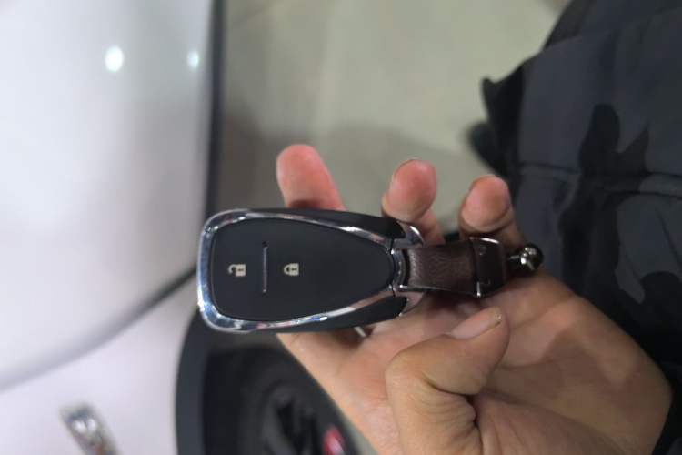Used Chevrolet Orlando 2018 Redline 530T Automatic Zhaoxiang Edition (5+2 Seating) – China V Standard Interior 1