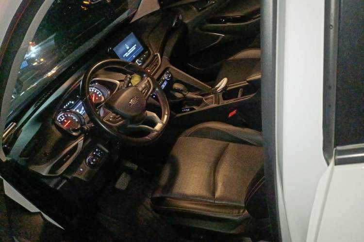 Used Chevrolet Orlando 2018 Redline 530T Automatic Zhaoxiang Edition (5+2 Seating) – China V Standard Left Front Seat